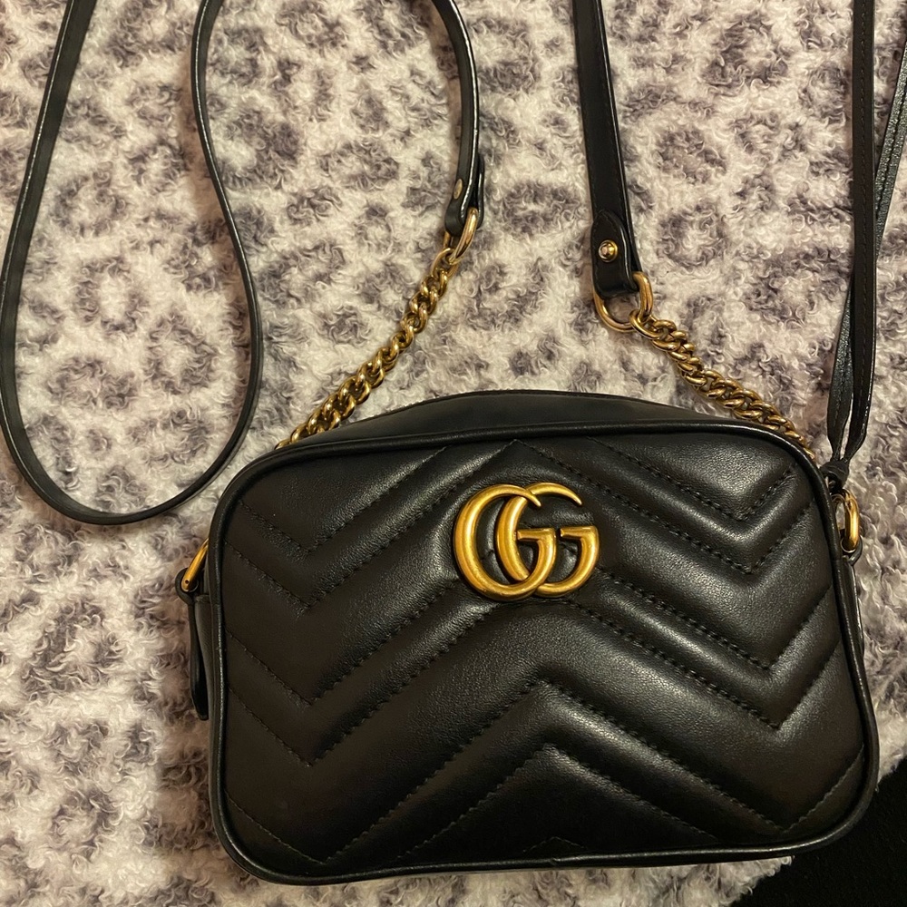 Gucci-Authentic GG Marmont matelasse mini camera bag